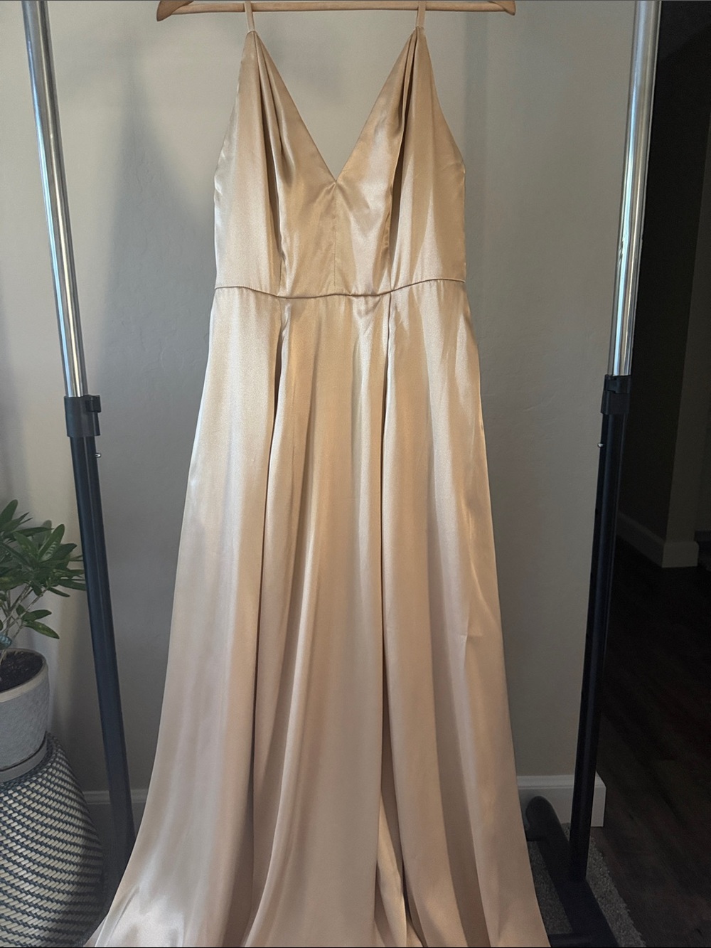 Galina Signature Champagne Satin V-Neck Maxi Bridesmaid Prom Dress Size 4 - Picture 3 of 8